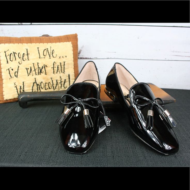 Nwt- Flat Faux Patent Leather Loafers Available In Several Colours. Decorative Bow And Tassel Details On The Front. Sole Height 1 Cm. / 0.3″ Chic Zara Loafers For Fall, Black Flat Loafers For Fall, Zara Flats For Office In Fall, Casual Black Flat Tassel Loafers, Zara Flats For Formal Use In Fall, Zara Flats For Formal Fall Occasions, Elegant Office Flats By Zara, Black Pointed Toe Tassel Loafers For Office, Zara Pointed Toe Loafers For Office