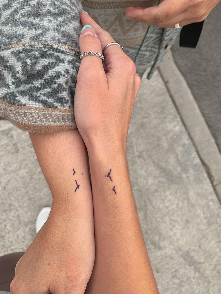 Tattoos matching tattoos Matching Tattoos With Aunt, Matching Tattoos Aunt And Niece Meaningful, Aunt And Nephew Tattoo, Uncle And Niece Tattoos, Matching Tattoos For Aunt And Niece, Aunt And Niece Tattoos, Tattoos For Nieces, Mini Tattoos Best Friends, Matching Tattoos Aunt And Niece