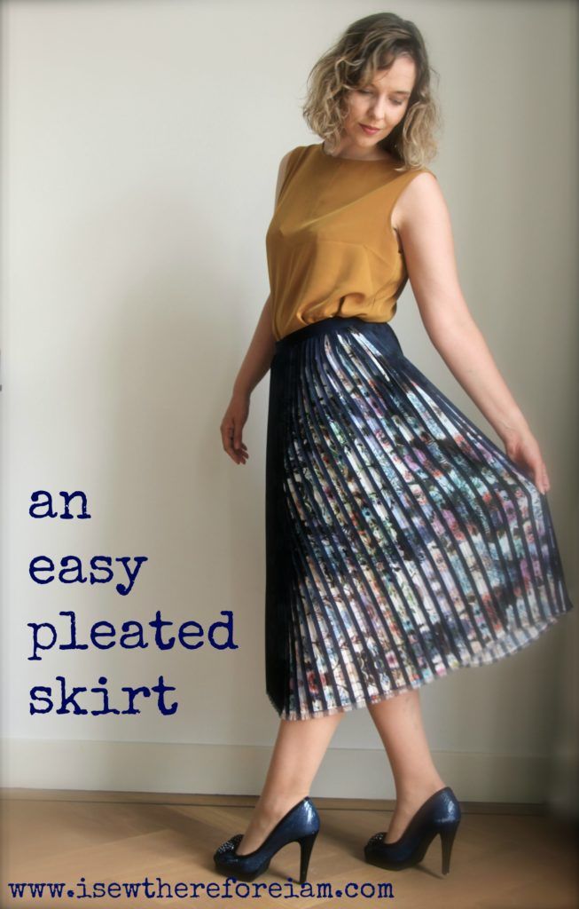 On a recent afternoon in Amsterdam I feel in love with this amazing pre-pleated fabric which I have transformed into a lovely and very easy pleated skirt Pleated Skirts, Sewing Skirts, Pleated Fabric, How To Sew, Pencil Dress, Sewing Techniques, Fashion Sewing, Sewing Fabric, Pleated Skirt