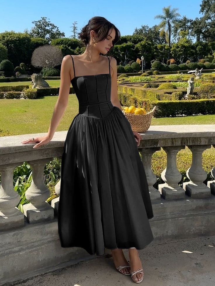 Serendipity Frenchy Flowy Long Dress – COMMENSE Flowy Graduation Dress, Mba Photoshoot, Elegant Dress With Sleeves, Long Elegant Dress, Flowy Long Dress, Black Long Dress, Flowy Dress Long, Boho Mode, Mode Boho