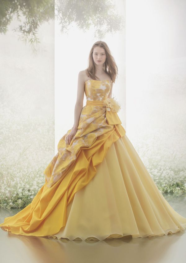 Yellow Ball Gown, Hardy Amies, Pretty Quinceanera Dresses, Yellow Dresses, Fashion Muslim, Unique Prom Dresses, Fantasy Gowns, Ball Gowns Evening, فستان سهرة