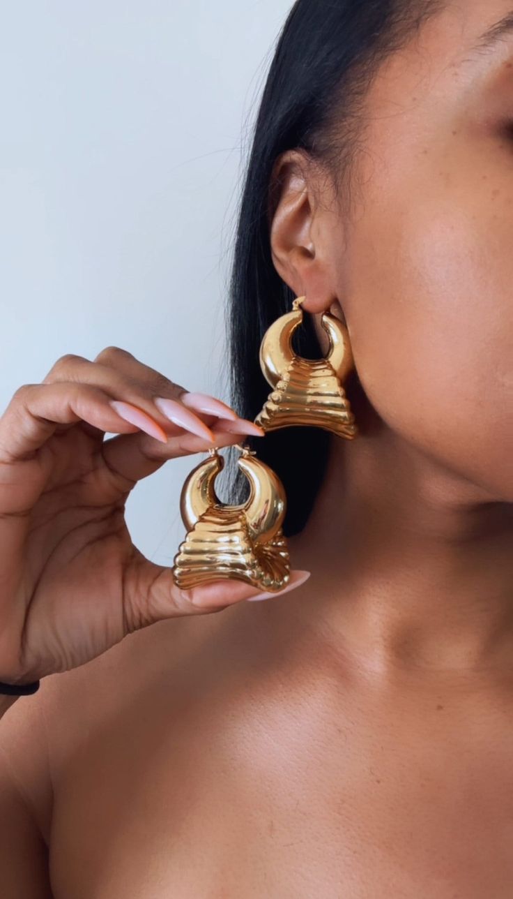 Gold Plated Earrings - Etsy Large Earrings Outfit, Jewelry Model Poses Earrings, Gold Earrings Black Women, Maximalist Jewelry Aesthetic, Vintage Earrings Aesthetic, 2024 Jewelry Trend, Gold Chunky Earrings, Earring Model, Earrings 2024