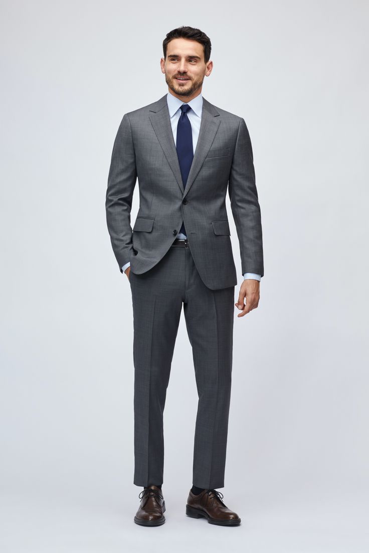 Free shipping and returns. Bonobos, home of better-fitting menswear and an easier shopping experience. Light Grey Suit, Mens Office Wear, Grey Suit Men, Charcoal Gray Suit, Charcoal Suit, Light Grey Suits, Bank Check, Lawyer Outfit, Suit Pin