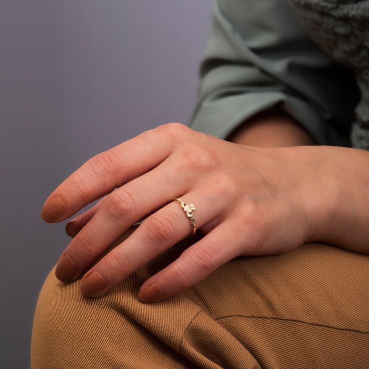 Dainty Claddagh Celtic Irish Ring in 14K 18K SOLID Gold, Claddagh Ring Hearts Hand Ring, Friendship Ring Love Vintage Wedding Ring id a Great Gift for Graduation. Material: Solid Gold, real gold (not gold-filled or no gold plated) Available Gold Karat: 14K (585), 18K (750) Available Gold Colors: Yellow, rose, white Crown Height: 6 mm   M o r e  *  F r o m  *  U s   Goldstore Jewelry - https://etsy.me/3gHtcrZ * Editor's Pick - https://etsy.me/3CCLlmm * Cremation Urn Jewelry - https://etsy.me/3MM0 14k Gold Heart Ring With Diamond Cut For Promise, Dainty 14k Gold Ring For Proposal, 14k Gold Heart Ring With Birthstone For Promise, 14k Gold Yellow Gold Solitaire Heart Ring, Gold Dainty Heart Ring For Proposal, 14k Gold Dainty Birthstone Ring For Proposal, Dainty Gold Heart Ring For Proposal, 14k Gold Solitaire Heart Ring For Wedding, 14k Gold Heart-shaped Promise Ring