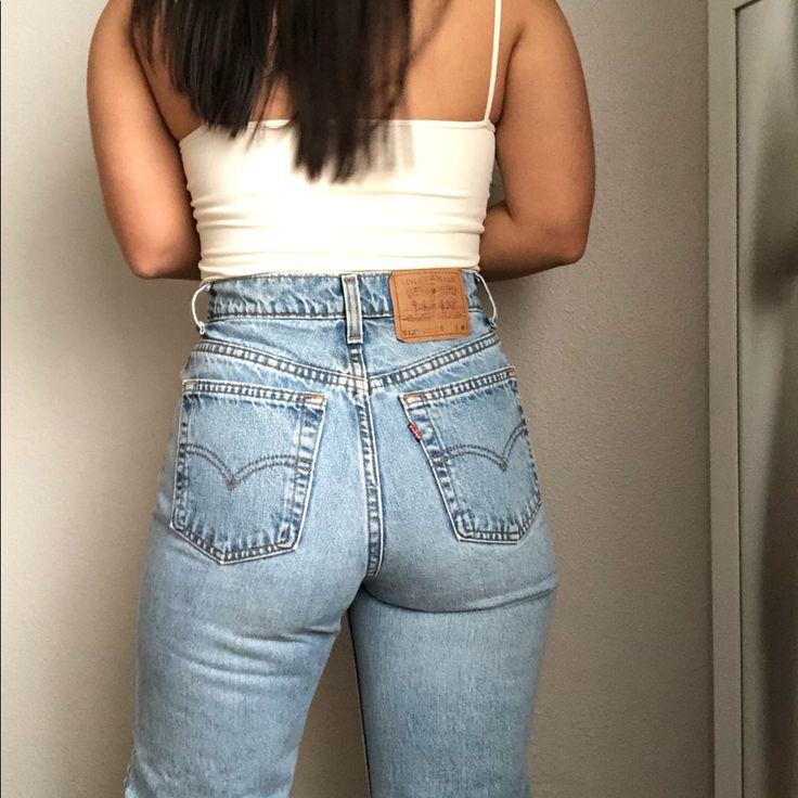 Size: 7 Med Made In The Usa Waist: 13” Inseam: 30.75” Rise:11” Flaws: Bleach Stains On The Front Of The Jean. Has A Few Orange Spots On The Front Near Zipper. Would You Like Free Shipping For This Item? Follow Me On Instagram @_thriftedbycynthia And Dm Me On Instagram If You Are Interested In Purchasing Or Have Questions About An Item. Levis Jeans Women, Edgy Jeans, Garage Jeans, Girls Short Dresses, Sweet Jeans, Jean Color, Levi Jeans Women, Hot Pics, Best Jeans