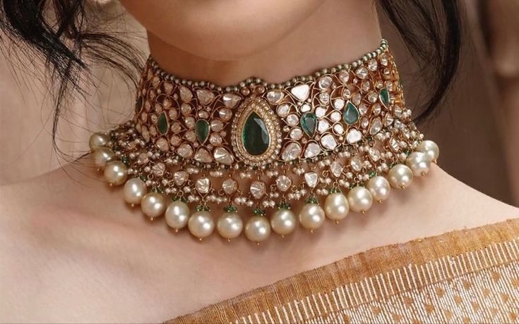 Kundan Bridal Jewellery, Jewel Choker, Gold Jhumka, Kundan Jewellery Bridal, Indian Wedding Jewelry Sets, Beautiful Bridal Jewelry, Bridal Necklace Designs, Kundan Jewellery Set, Architect Drawing