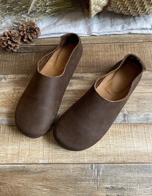 Features: Item Type: Women's Shoes/ Retro Flat Shoes Gender: Women Main Material: Cowhide Heel Type: Flat  Upper: Cow Leather Heel Height: Low (1-3 cm) Season: Fall/ Spring Closure Type: Slip-on Color: Coffee Size:35-40 Click:Shoes size Chart Size Length Cm Inch 35 22.50 8.86'' 36 23.00 9.06'' 37 23.50 9.25'' 38 24.00 Obiono Shoes, Comfortable Women's Shoes, Flats Shoes Comfortable, Leather Sole Shoes, Shoes Retro, Comfort Shoes Women, Coffee Black, Color Coffee, Wide Shoes