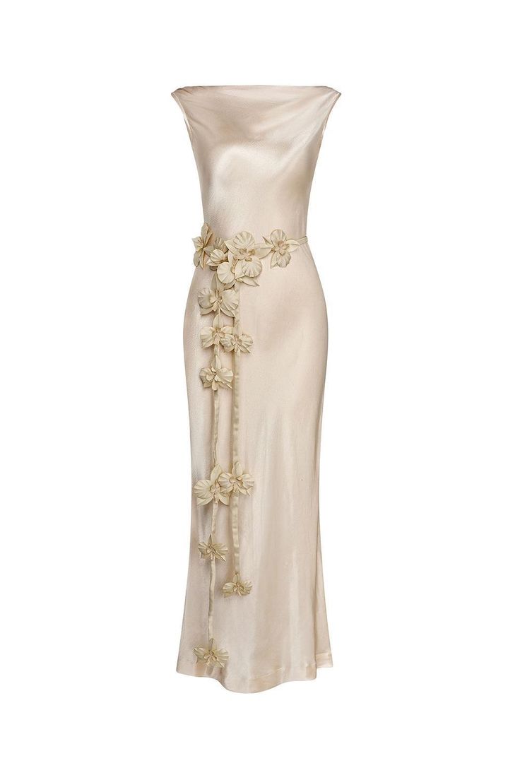 Gold Dress Silk, Cream Dresses Classy, Gold Classy Dress, Timeless Dresses Classy, Gold Dress Long Classy, Simple Silk Wedding Dress, Silk Dress Aesthetic, Silk Floor Length Dress, Classy Gowns