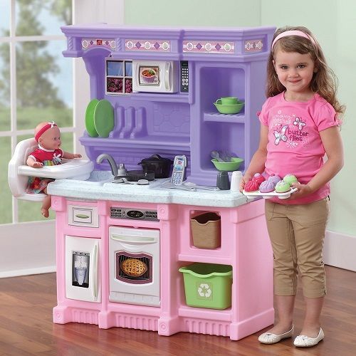 Step2 Little Bakers Kitchen - The Little Bakers Kitchen is compact, upscale and colorful, perfect for your little chef. This kitchen features an electronic bruner, oven, microwave and refrigerator. Great gift for a 5 year old girl! Kitchen Playset, Bakers Kitchen, Kitchen Sets For Kids, Wooden Play Kitchen, Play Kitchens, Kids Play Kitchen, Pretend Play Kitchen, Kids Pretend Play, Play Kitchen Sets