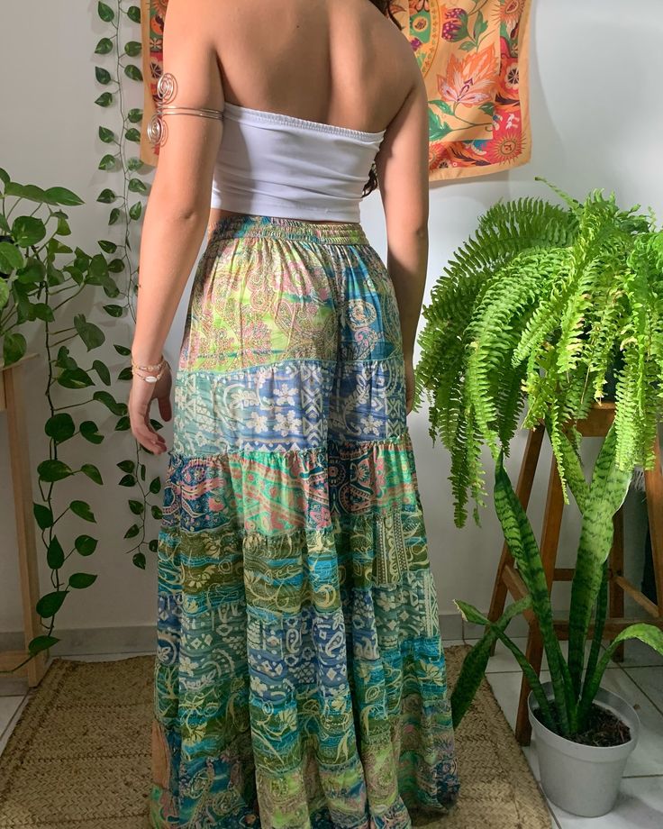 Sua nova calça Hippie favorita, Calça Groovy!🍄🌞��🧡🧝‍♀️💚 Tam: único (veste do 34 ao 42) #hippiestyle #calçahippie #bohostyle #groovy #vestuariofeminino Earth Princess, Outdoorsy Style, Kool Kids, Boho Clothes, Fashion Vibes, Hippie Style Clothing, Pretty Clothes, Hippie Style, Outfits Ideas