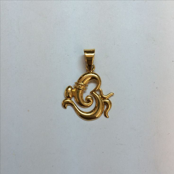 Om Gold Pendal, Kerala Thali Locket Designs Gold, Lockets For Man, God Lockets In Gold, Ganesh Locket Pendants, Om Locket Gold, Gold Locket Design, Hindu Jewelry, Gold Pendants For Men