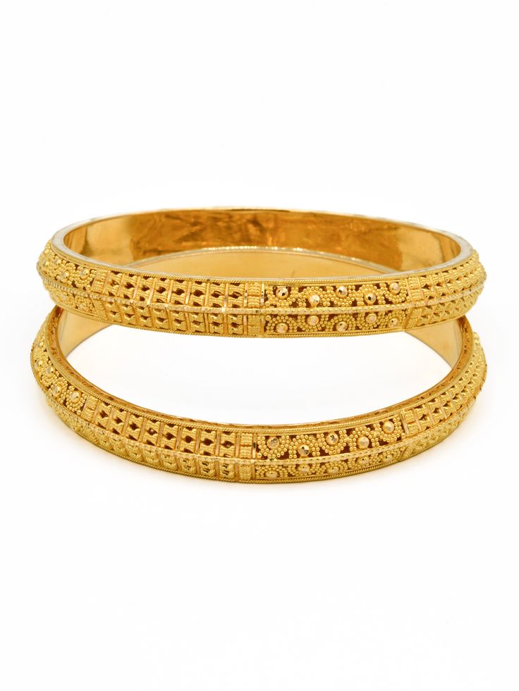 This 22ct Gold Filigree Pair Bangle weighs 40.88 grams and features intricately designed filigree work. Crafted with precision, this bangle showcases the rich beauty and elegance of gold. Purity: 22ct gold Size : 2.6 Gold Filigree, Gold Bangles, Bangles, Size 2, Gold, Beauty