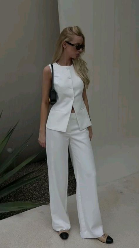 White Outfits For Women, 2piece Outfits, Modern Hijab Fashion, Mommy Outfits, Modesty Outfits, Stylish Summer Outfits, Corporate Outfits, Paris Outfits, Classy Dress Outfits