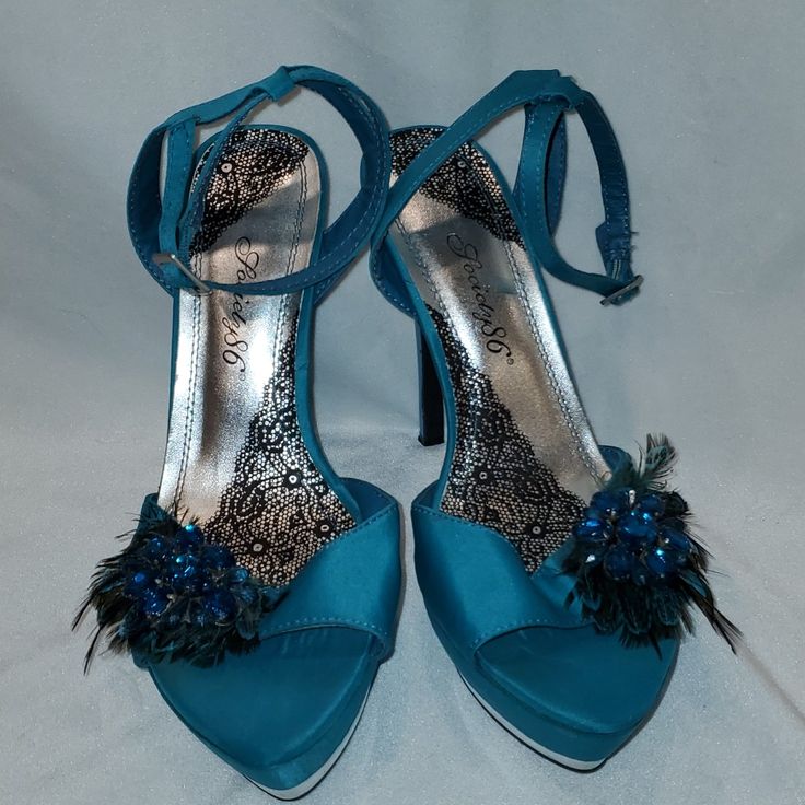 Nwot Wedding Dress Ready Teal Blue Peacock And Rhinestone High Heels Size 8.5 Heel Height 5 Inches From Smoke Free Pet Free Home Blue Rhinestone Wedding Heels, Fitted Blue Wedding Shoes, Elegant Blue Wedding Shoes For Bridesmaids, Elegant Blue Bridesmaid Wedding Shoes, Blue Rhinestone Wedding Shoes For Formal Occasions, Glamorous Blue Heels For Weddings, Blue Wedding Shoes With Rhinestones, Blue Rhinestone Wedding Shoes, Blue High Heel Prom Shoes