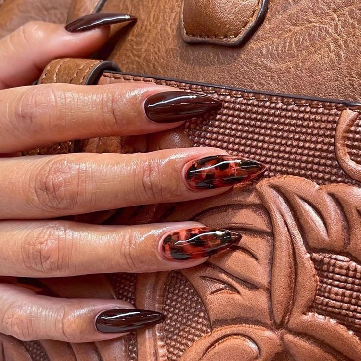 Red Brown Nails Design, Leo Nails, Leopard Nail Designs, Cheetah Nail Designs, Kutek Disney, Long Press On Nails, Cheetah Nails, Leopard Print Nails, Leopard Nails