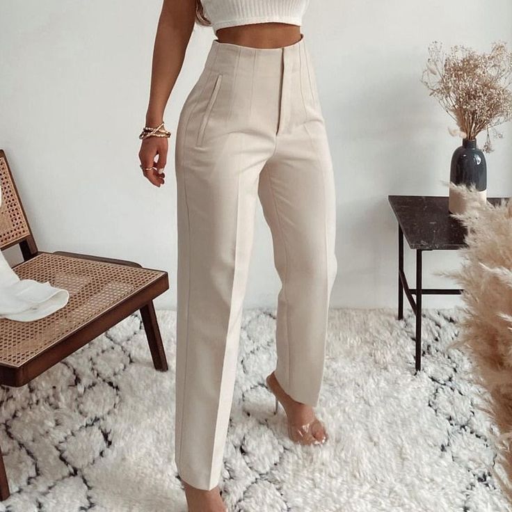 Spend your day in style with our Lea pants. With their flattering straight fit and high waist, these pants will take you from the office to happy hour. Made from a stretchy cotton blend, it's comfortable and stylish. White Trousers Women, Korean Fashion Office, Spring Trousers, Socialite Style, Smart Wear, Korean Style Women, Office Pants, Formal Pants, White Trousers