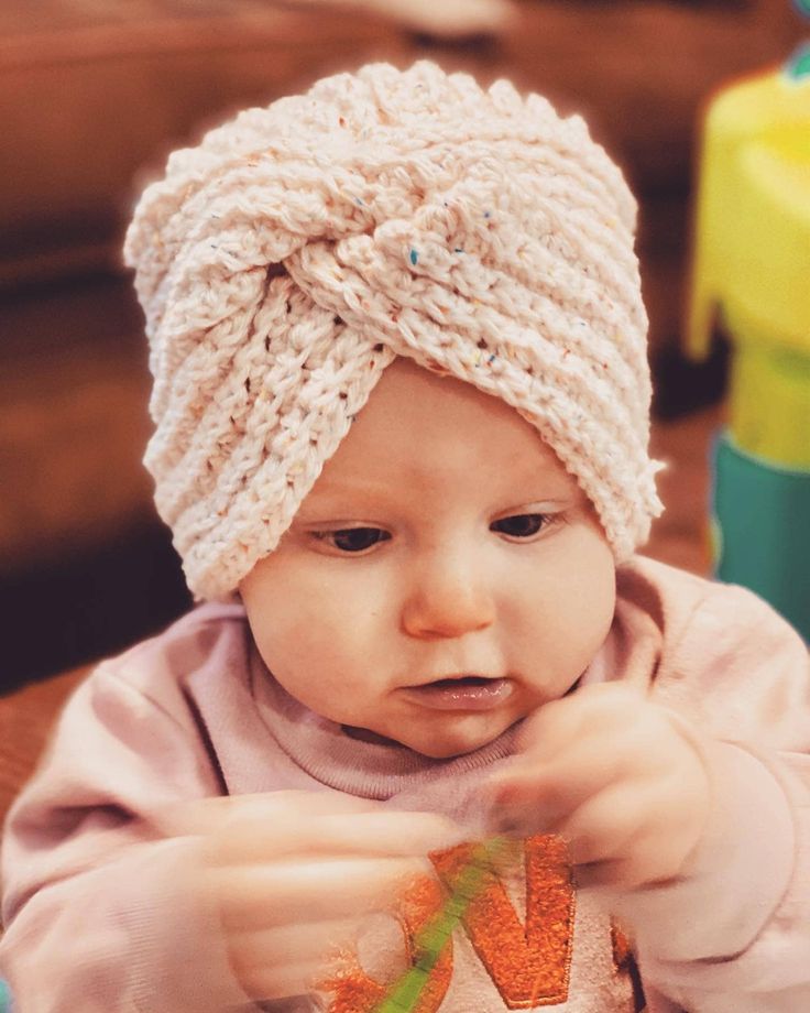 Beautiful baby turban!! Very warm and stylish!! Could be worn during the spring time as well! Baby Turban Hat, Baby Turban, Turban Hat, Skull Cap Beanie, Skull Cap, Spring Time, Caps Hats, Accessories Hats, Porter