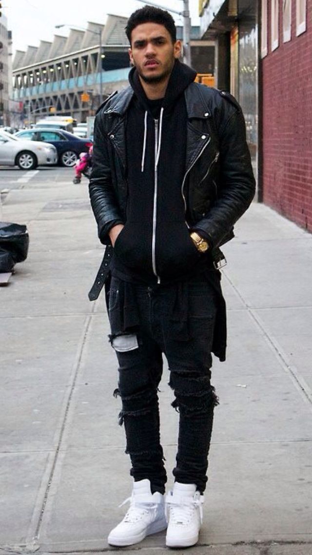 dope street style for men | long shirt and ripped jeans / oversized clothing in black is the latest fashion trend Urban Apparel, Casual Man, Man In Black, Black Leather Biker Jacket, Black Men Street Fashion, Peacoats, Hipster Mens Fashion, Mens Fashion Urban, Dope Fashion