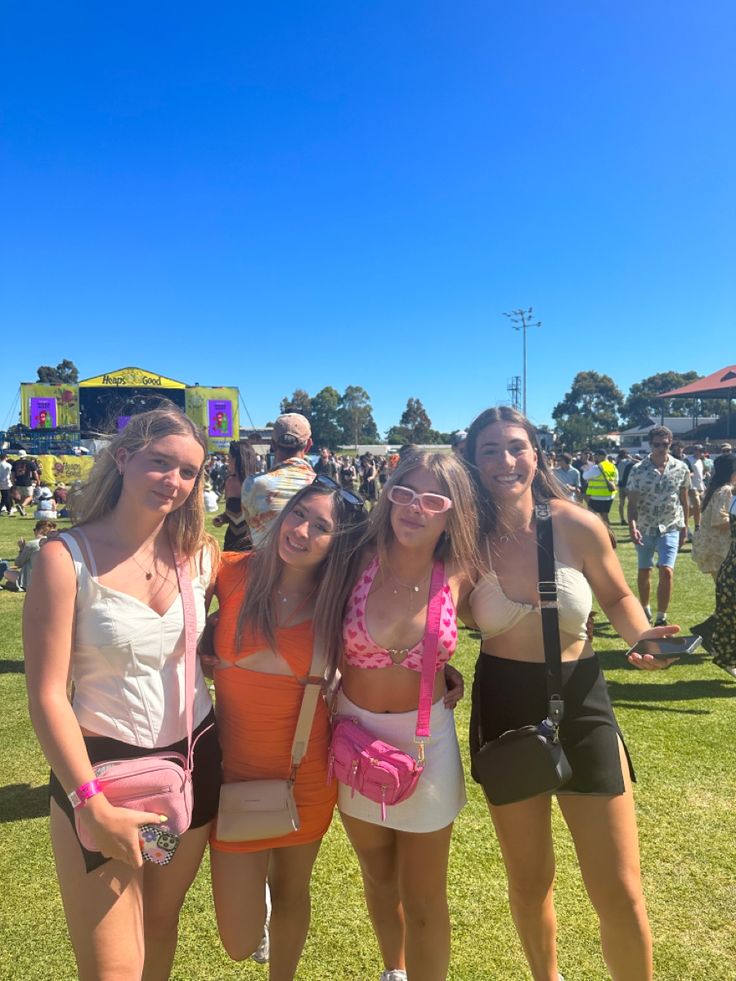 Aussie Festival Outfit, Festival Fits, Cute Photo Poses, Group Of 4, Music Festival Outfits, Cute Photo, Photo Pose, Cute Fits, Festival Outfit