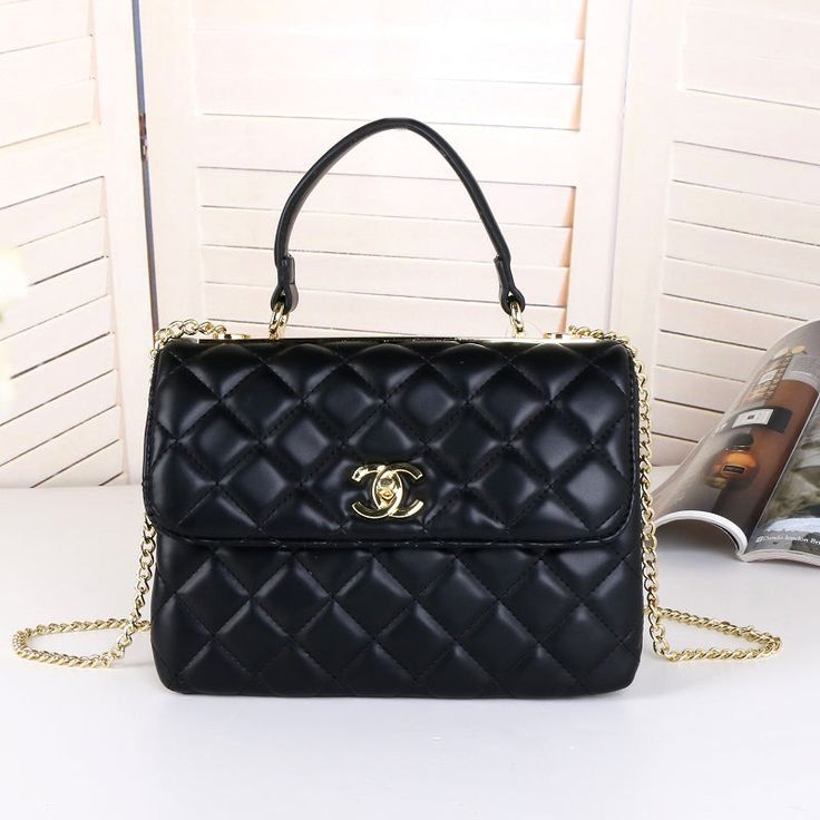 Bags with the best quality and the most reasonable prices for you. Holiday Bag, New Years Sales, Accessories Store, Online Clothing, Chanel Classic, 20 Cm, Fashion Forward, Clutch Bag, Dust Bag