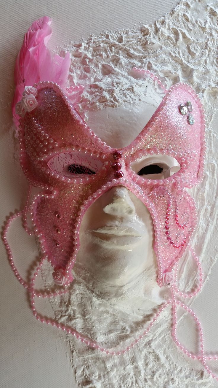 Clay Mask Art, Plaster Paris, Diy Masquerade Mask, Paper Face Mask, Face Mask Design Ideas, Masquerade Theme, Paper Mache Mask, Theatre Masks, Mask Painting