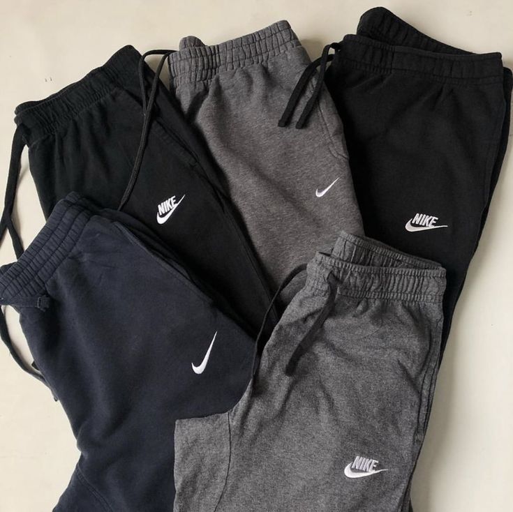 Nike Sweatpants Aesthetic, Nike Sweats Outfit, Nike Clothes, Cute Nike Outfits, Nike Sweats, Nike Joggers, Cute Lazy Outfits, Nike Sweatpants, Lazy Outfits