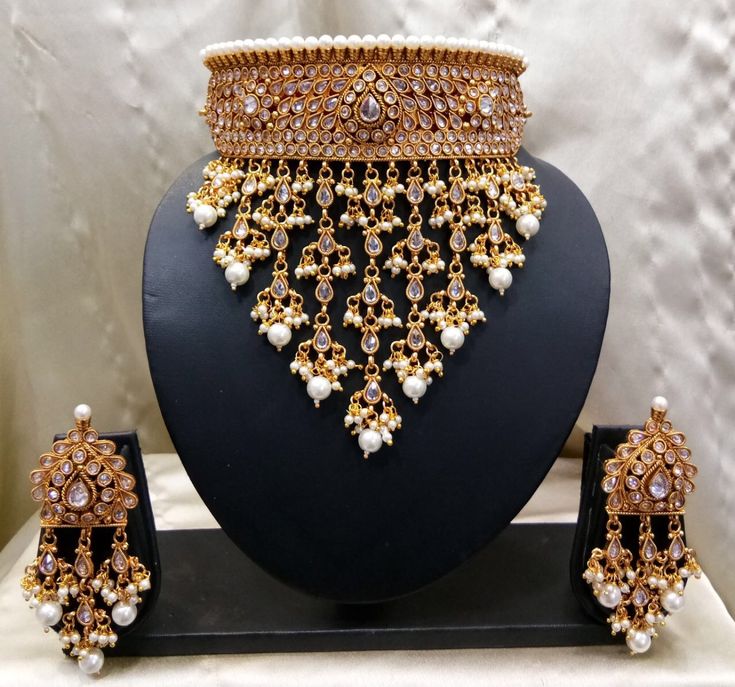 Dulhan Jewellery, Bridal Jewelry Indian, Rajputi Jewellery, Bridal Jewellery Inspiration, Bridal Necklace Designs, Bridal Jewelery, Indian Bridal Jewelry Sets, Bridal Jewelry Vintage, Bridal Jewellery Design