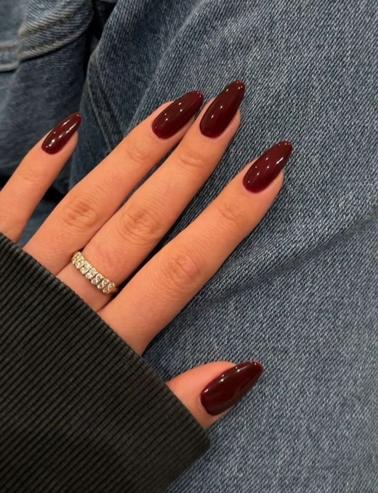 Oval Nails Dark, Kutek Disney, Dark Red Nails, Wine Nails, Maroon Nails, Cherry Nails, Red Nail Polish, Red Nail, Classy Nails