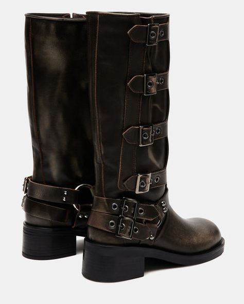 Layered Boots, Loose Boots, Brown Buckle Boots, Robecca Steam, Boots Grunge, Buckled Boots, Black Buckle Boots, Boots With Buckles, Acubi Fashion