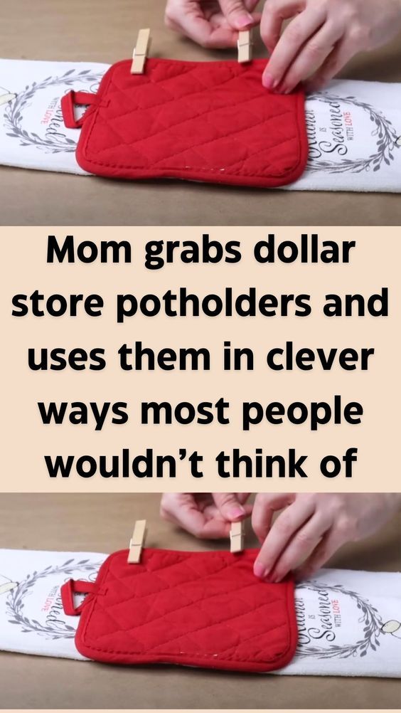 two pictures showing how to make a purse with clothes pins on it and the words mom grab dollar store potholders and uses them in clever ways most people would't think of