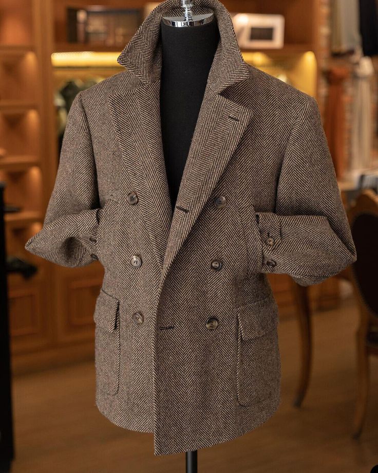 Men Overcoat, Tweed Men, Man's Overcoat, British Style Men, Suit Stores, Winter Work Wear, Herringbone Coat, Streetwear Winter, Fashion Formal