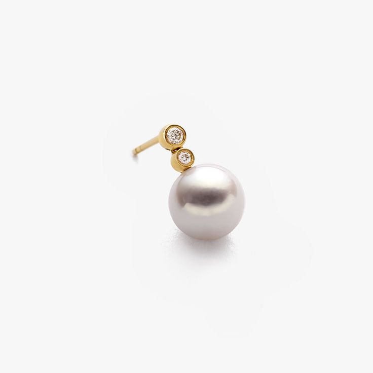 Material: 18K gold, Akoya pearl and diamond Akoya saltwater cultured pearl Size of pearl: around 8.0-8.5 mm each, 2pcs Weight of Diamonds: 4 diamonds approx. 0.082 carats Handpicked of every pearl, only top 1% of pearls are selected Handcrafted Sold as a pair Lifetime warranty Yellow Gold Diamond Earrings With Pearl Drop, Timeless Gold Diamond Pearl Earrings, Yellow Gold Diamond Pearl Earrings Fine Jewelry, Yellow Gold Diamond Pearl Earrings, Yellow Gold Round Diamond Earrings With Pearl Drop, Yellow Gold Pearl Earrings With Diamond Accents, Yellow Gold Akoya Pearl Chain Earrings, Timeless Akoya Pearl Earrings In Yellow Gold, Timeless Yellow Gold Akoya Pearl Earrings