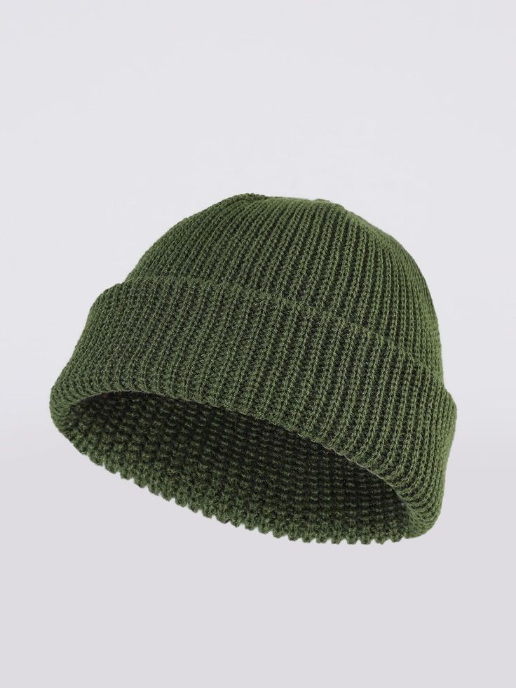 Green Beanie Outfit Men, Men’s Beanie, Beanie Outfit Men, Skater Beanie, London Outfit Ideas, Mens Crochet Beanie, Mens Beanies, Beanies Men, Head Sock