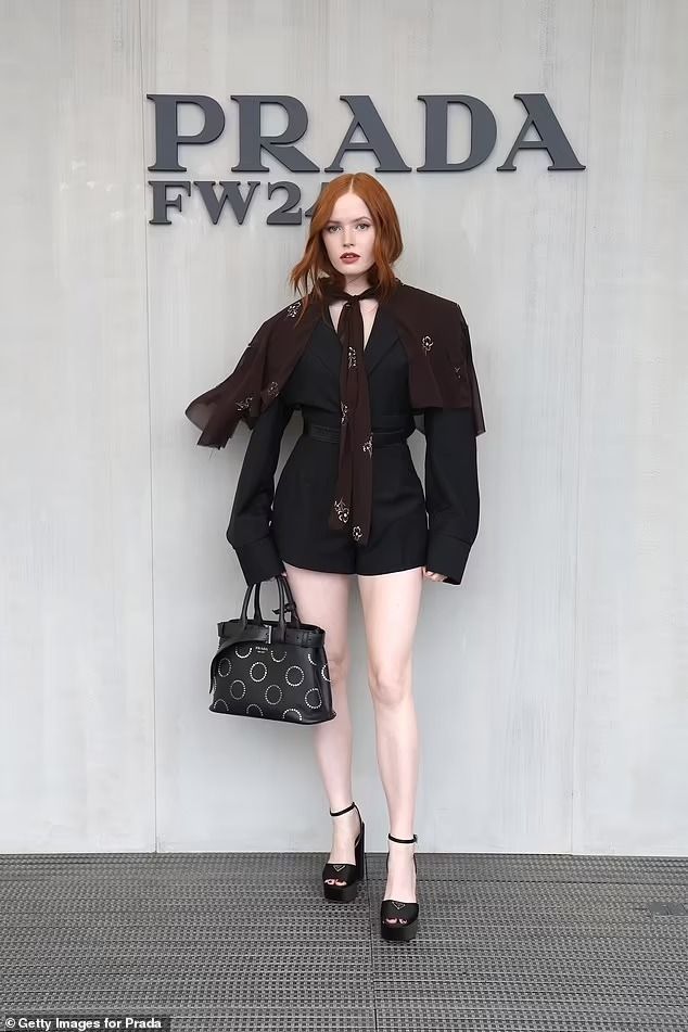 Prada Fashion Week, Blazer Styling, Prada Catwalk, Gaga Fashion, Prada Fashion Show, Ellie Bamber, Alabaster Skin, Lady Gaga Fashion, Prada Runway