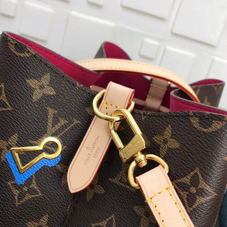 ADC Fashion Lu-Vi bags - 1366 A+ Excellent Quality copies; Contact us if you've any questions in your mind. Lv Bags, Lv Bag, Luxury Women, New Handbags, Bags Shoes, Designer Bags, Fashion Statement, Luxury Bags, Limited Time