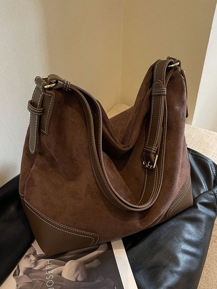 Brown Hobo Bag Outfit, Brown Hobo Bag, Hobo Bag Outfit, Large Leather Purse, Spike Bag, Shoulder Bags For School, Suede Purse, Suede Bag, Vintage Suede