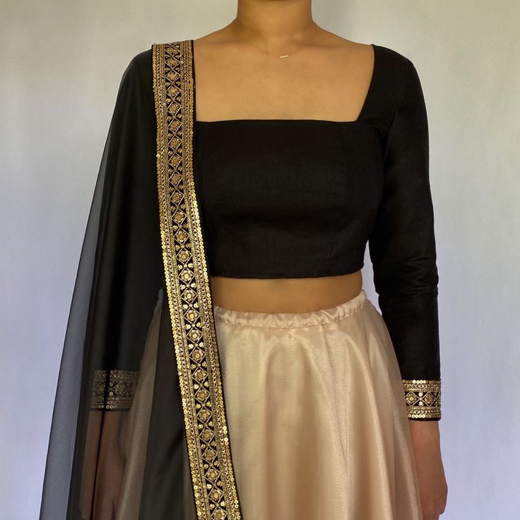 Blouse For Black Lehenga, Black Long Sleeve Blouse Saree, Square Neck Blouse Designs Full Sleeve, Square Neckline Blouse Lehenga, Square Neck Lengha Blouse, Simple Lehenga With Full Sleeve Blouse, Lehnga Blouse Designs Simple, Plan Black Saree, Black Full Sleeve Blouse Lehenga