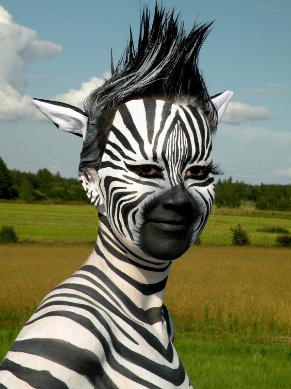 QUESTION: What questions do you have about this picture? (Who... Zebra MakeupAnimal ... Zebra Face Paint, Zebra Makeup, Carnaval Make-up, Unique Halloween Makeup, Zebra Costume, Zebra Face, Halloween Make-up Looks, Animal Makeup, Theatrical Makeup