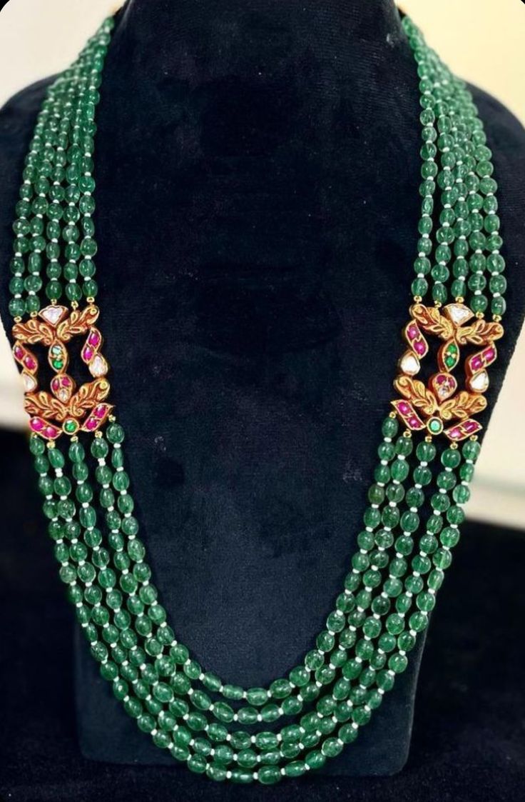 Green Beads Indian Jewellery, Emerald Chain, Beaded Wedding Jewelry, Gold Jewels Design, Neck Pieces Jewelry, Beads Collection, Fancy Jewelry Necklace, Gold Earrings Wedding, Pearl Jewelry Design