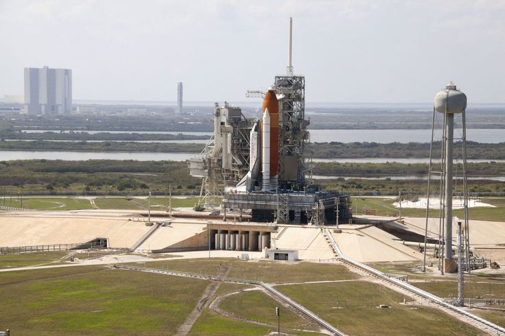 an aerial view of the space shuttle assembly building