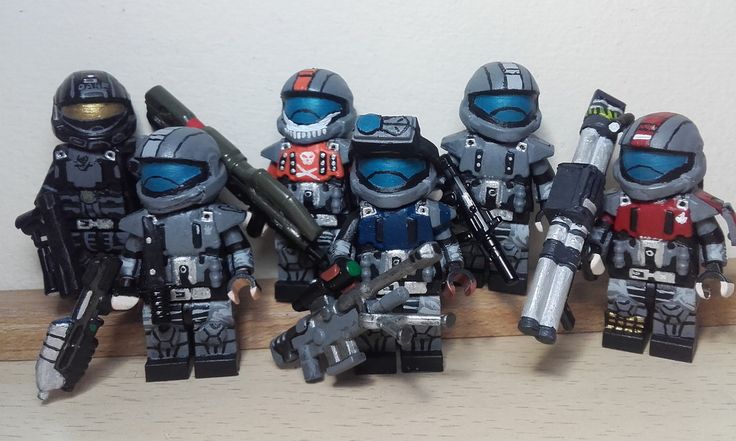 Halo 3: ODST - Alpha-Nine Squad (repainted) http://www.flickr.com/photos/paulteason/29574478736/ Halo 3 Odst, 6 Birthday, Halo 3, Lego Military, Brick Loft, Lego Builds, Lego Creations, Halo, Lego