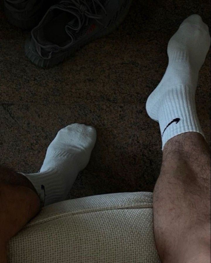 Men Tumbler Ideas, Mlm Aesthetic, Boxers Aesthetic, Men In Boxers, Men In Socks, Frat Guys, Men Boxers, Body Photography, Boys Socks