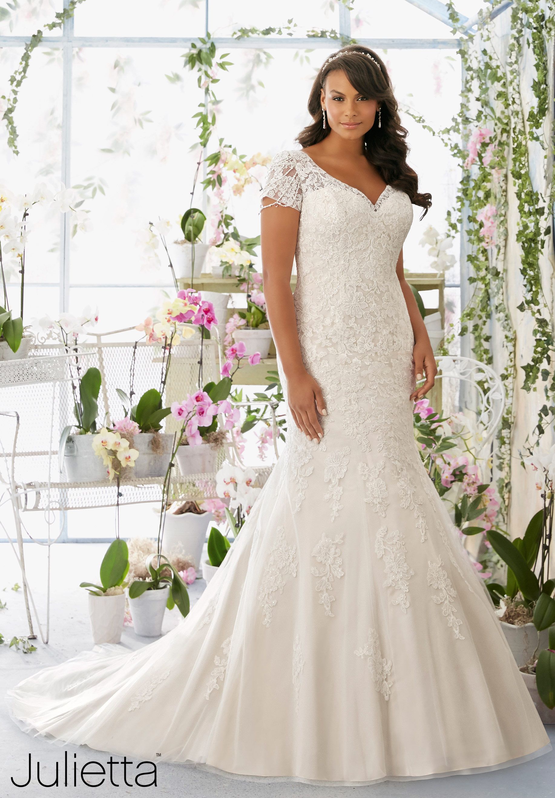 {Plus Size Wedding Gown of the Day} New Julietta