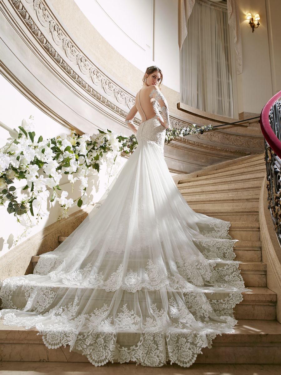 25+ Fitted wedding dresses with train info