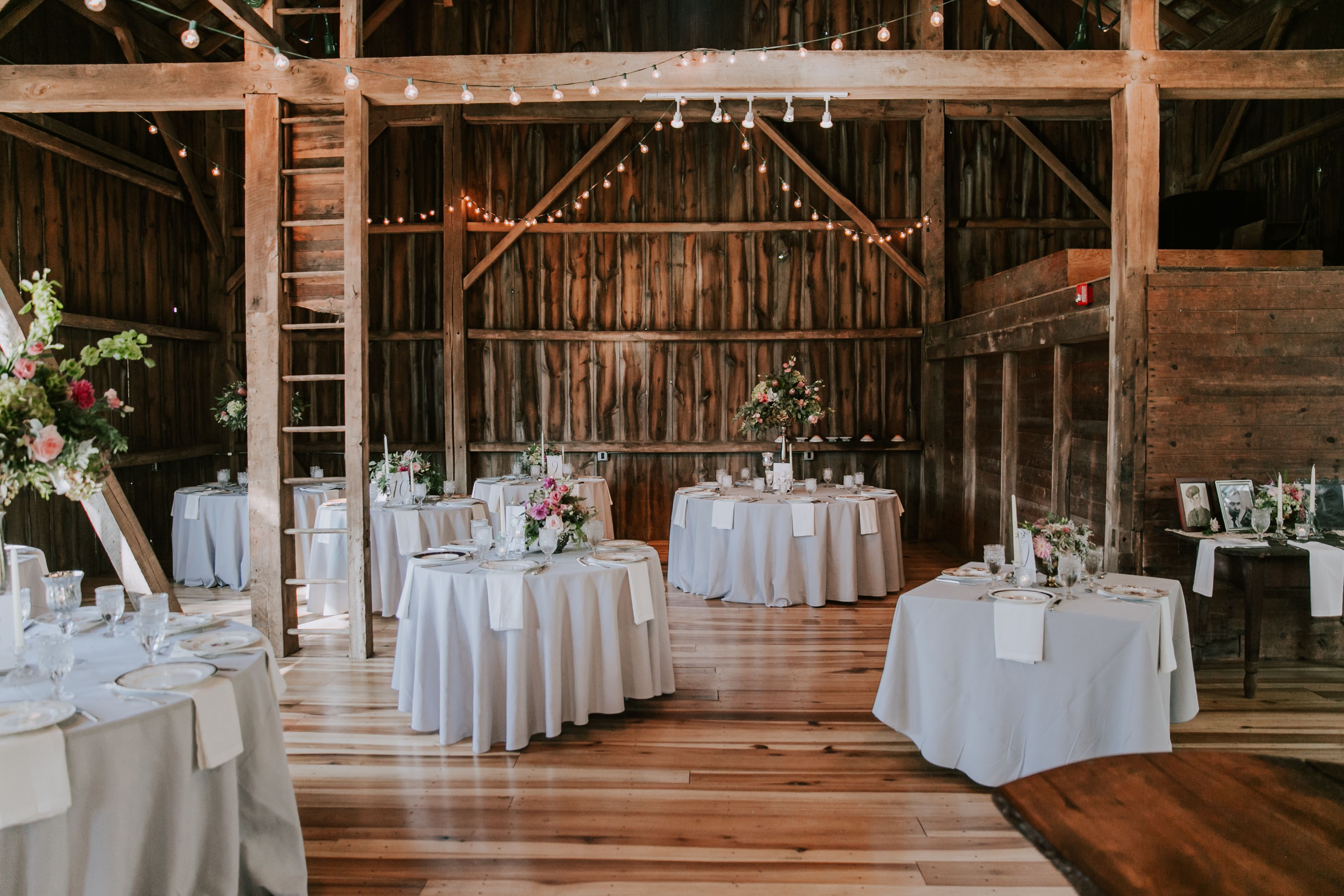 The Barn at Wolf Creek (With images) Rustic wedding