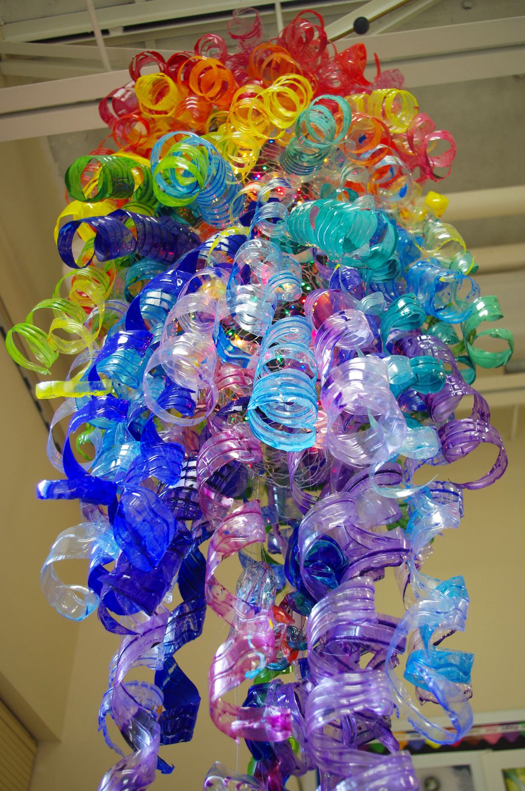 Tonawanda Students Inspired by Chihuly | Plastic bottle art, Recycled ...