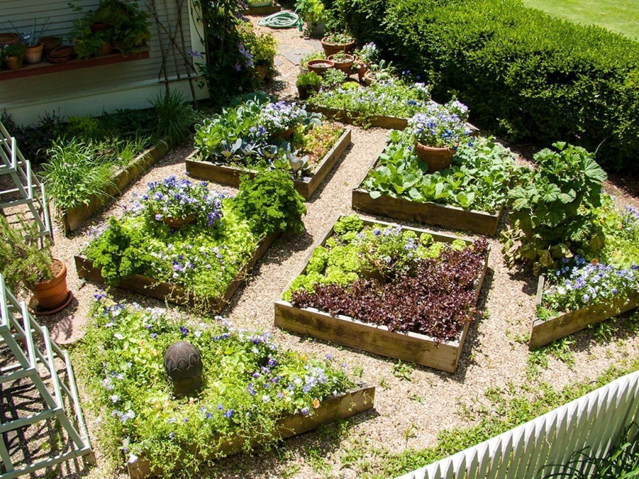 Breathtaking 38 Raised Bed Gardening Landscape Design Ideas http