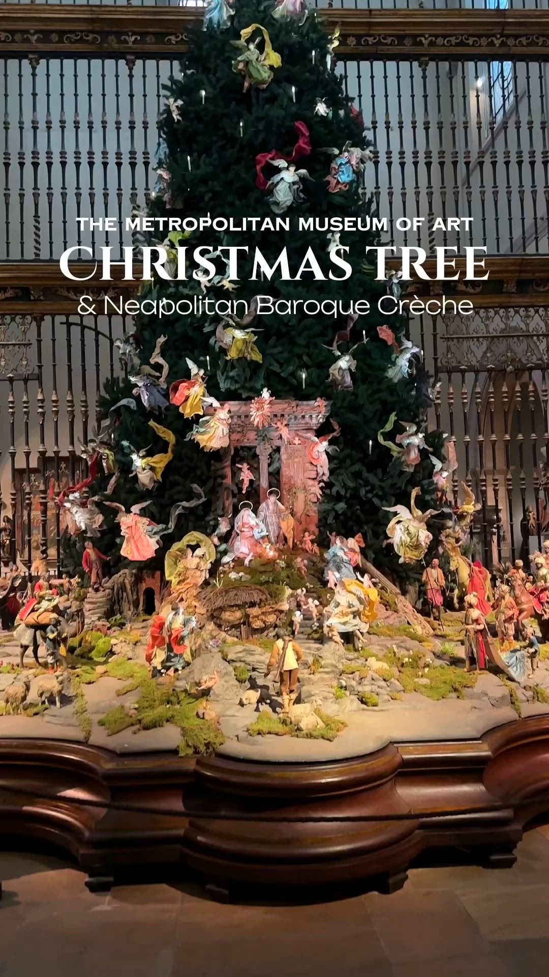 This may contain: the metropolitan museum of art christmas tree and neapolitan barque crochee