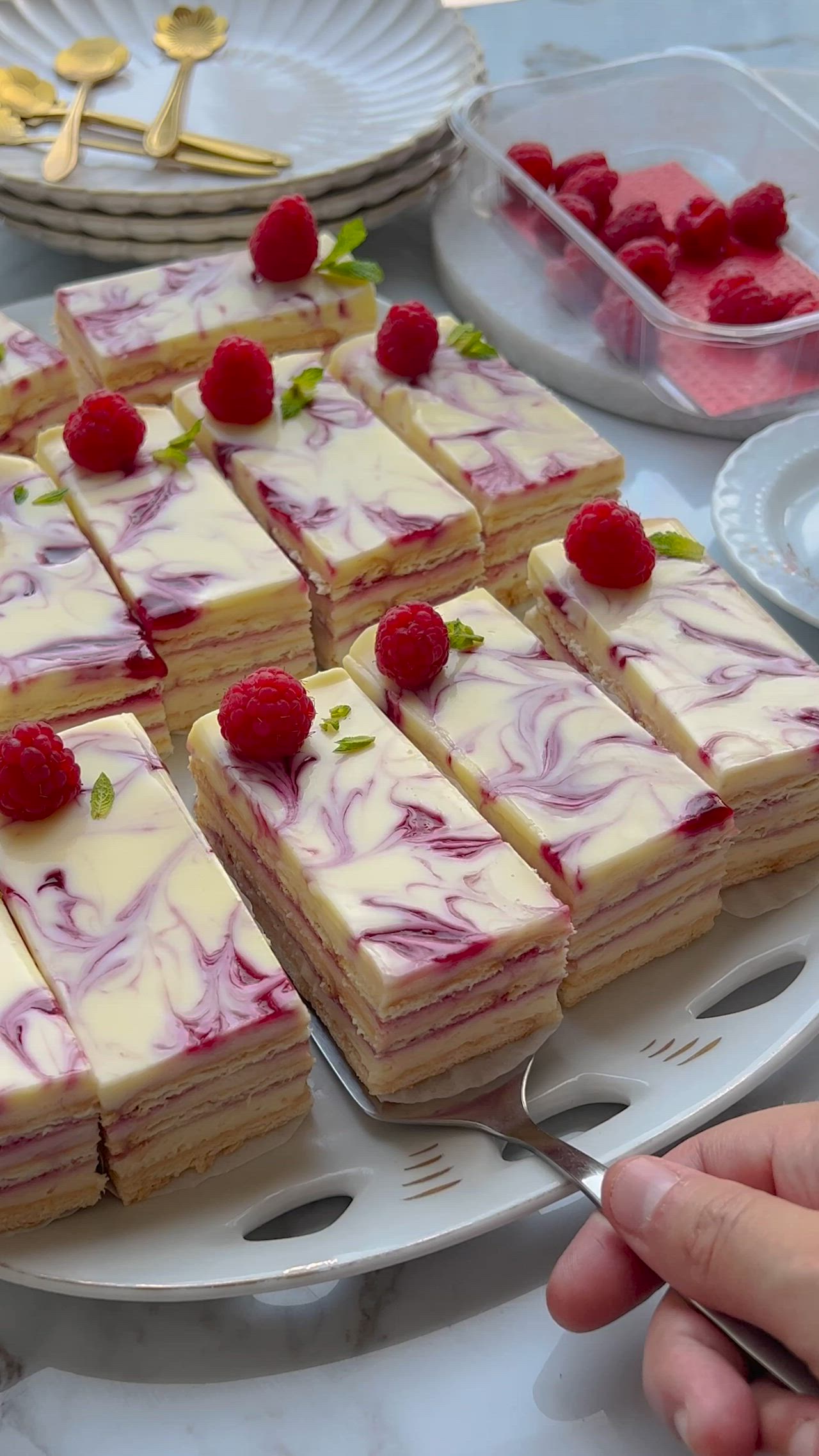 This contains: Raspberry cheesecake (no bake) | Kookmutsjes