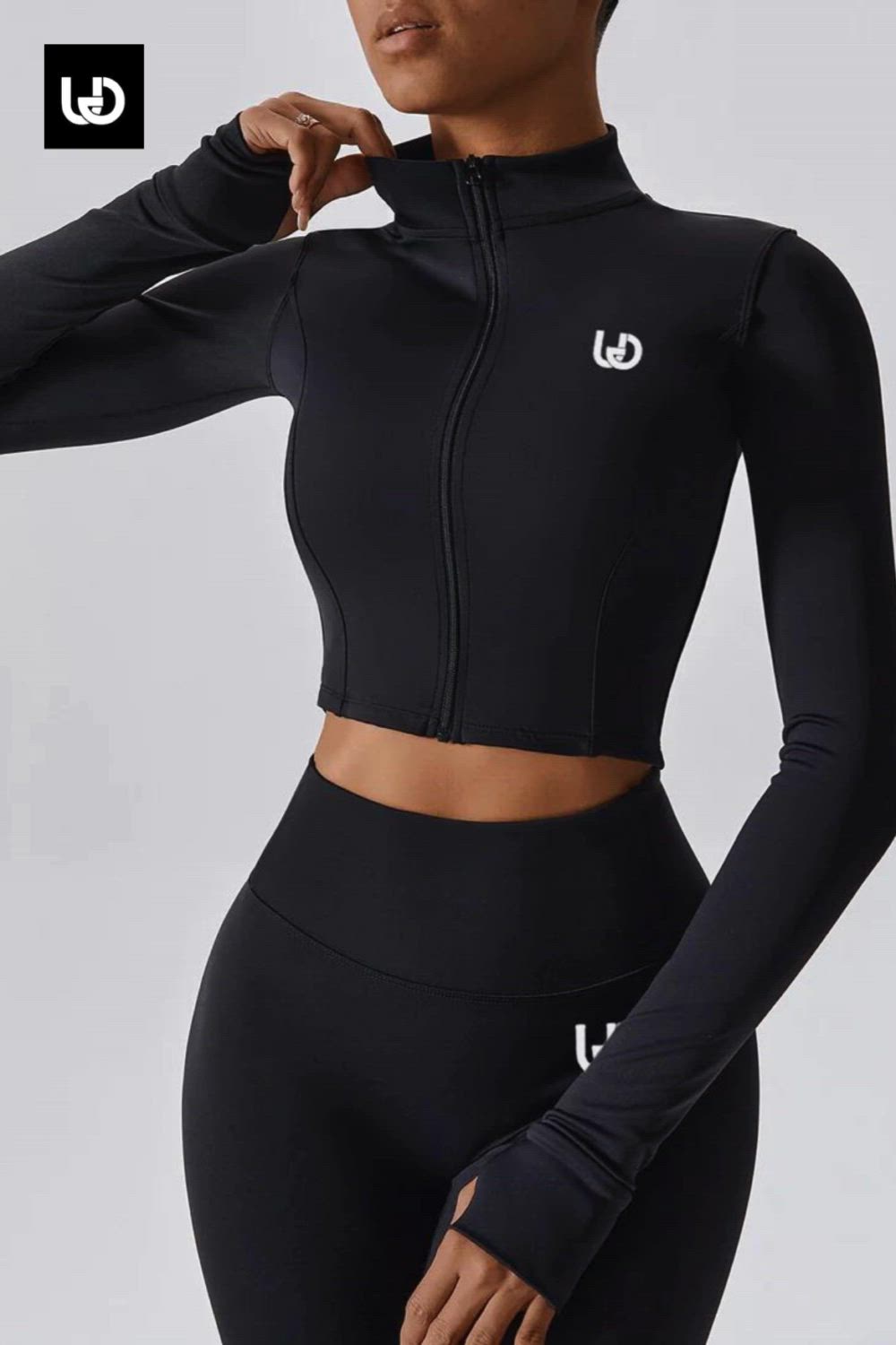 Hailey | Long Sleeve Top Black The Hailey Long Sleeve Top epitomizes adaptable activewear, seamlessly blending comfort and style for a variety of activities, from gym sessions to outdoor adventures. Expertly crafted from a premium blend of 78% Nylon and Spandex, it guarantees increased performance while maintaining comfort and style. #fashiongoals #blacktop #styleinspo #wardrobeessentials #longsleevelove #versatilefashion #haileytop #chicstyle #fashionista #musthave #blackoutfit #casualelegance